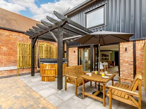 Holiday cottage, Alcester (3Mls N) (FCH88397)