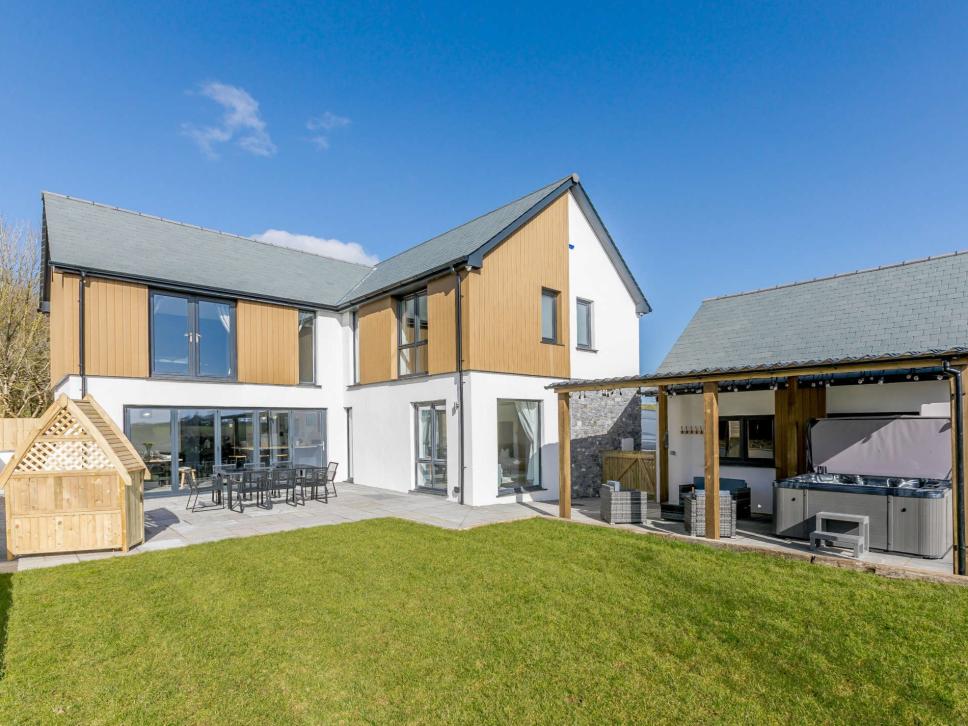 Holiday cottage, Devon - sleeps 8
