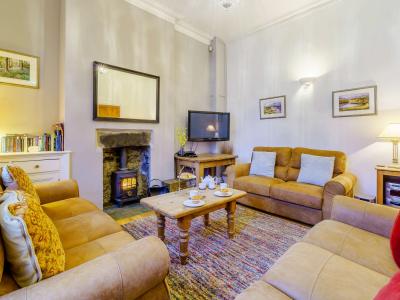Hawkshead, Cumbria - Sleeps 6 guests
