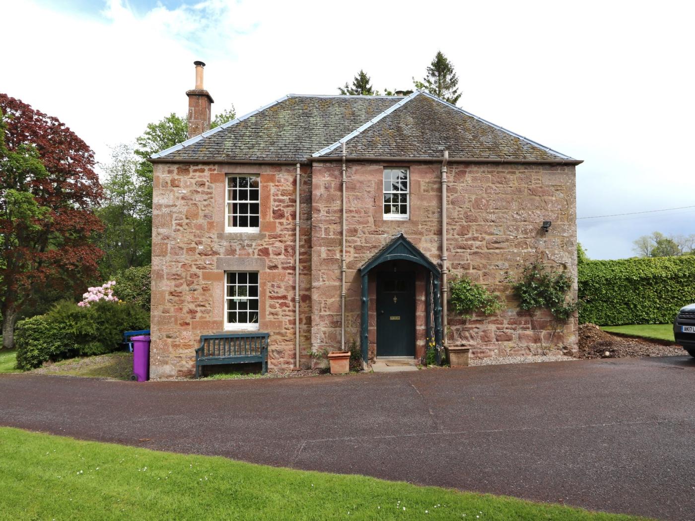 2 Bedroom Cottage in Kirriemuir