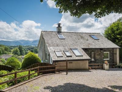 Holiday cottage, Applethwaite (FCH84277)