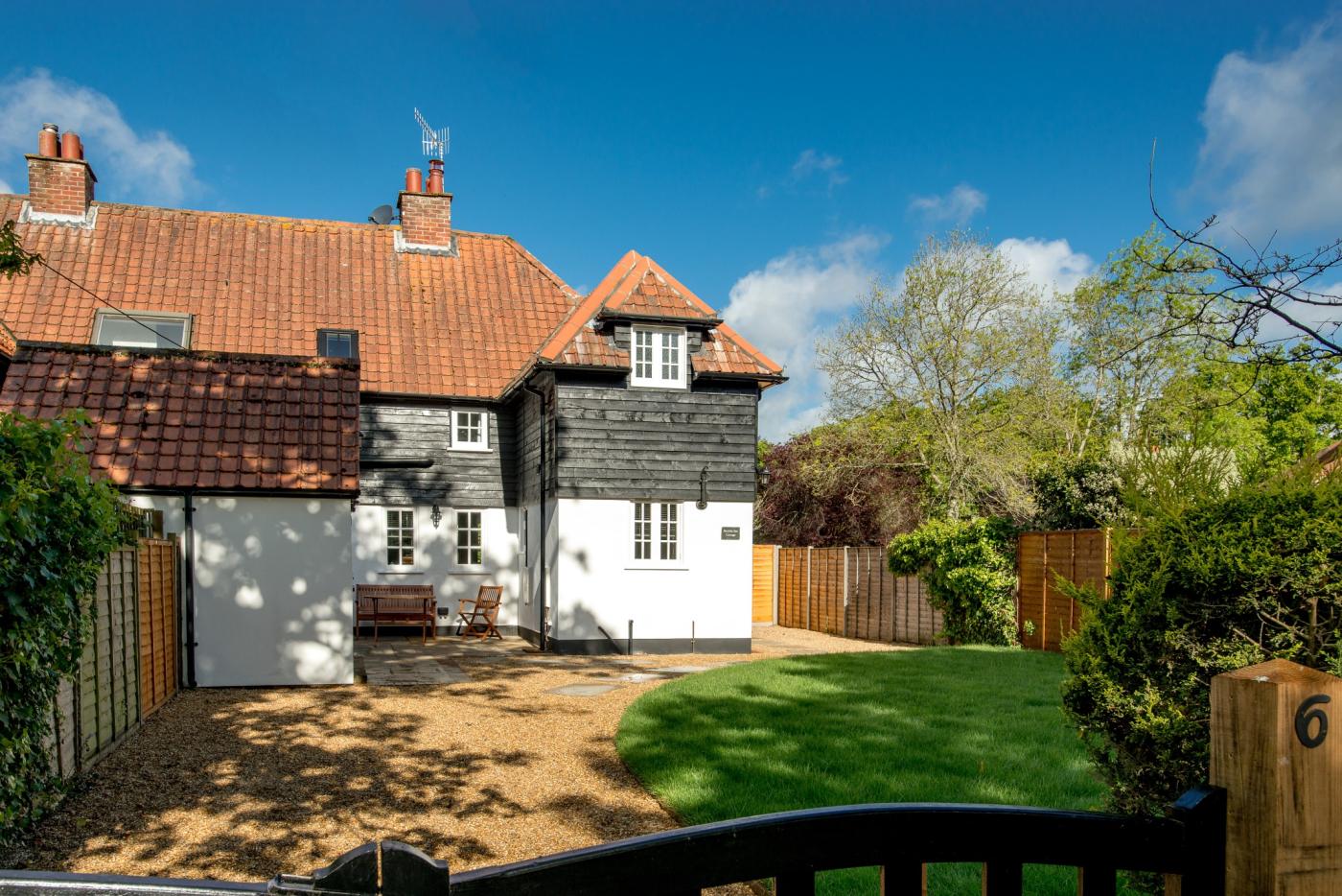 2 Bedroom Cottage in Burley