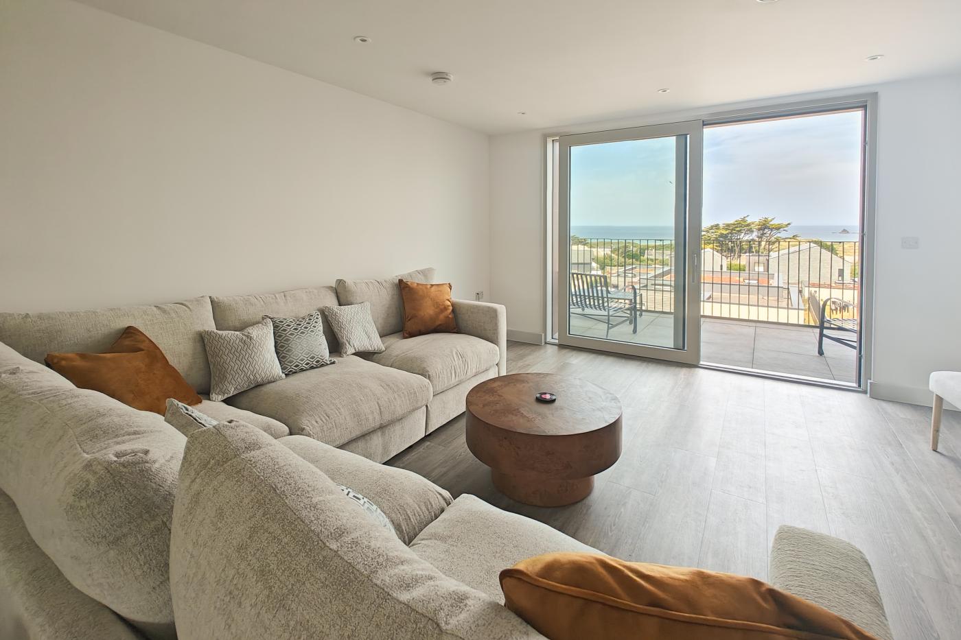 3 Bedroom Apartment in Constantine Bay