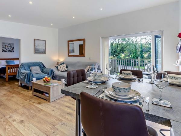 Holiday cottage, Killivose (FCH82635)