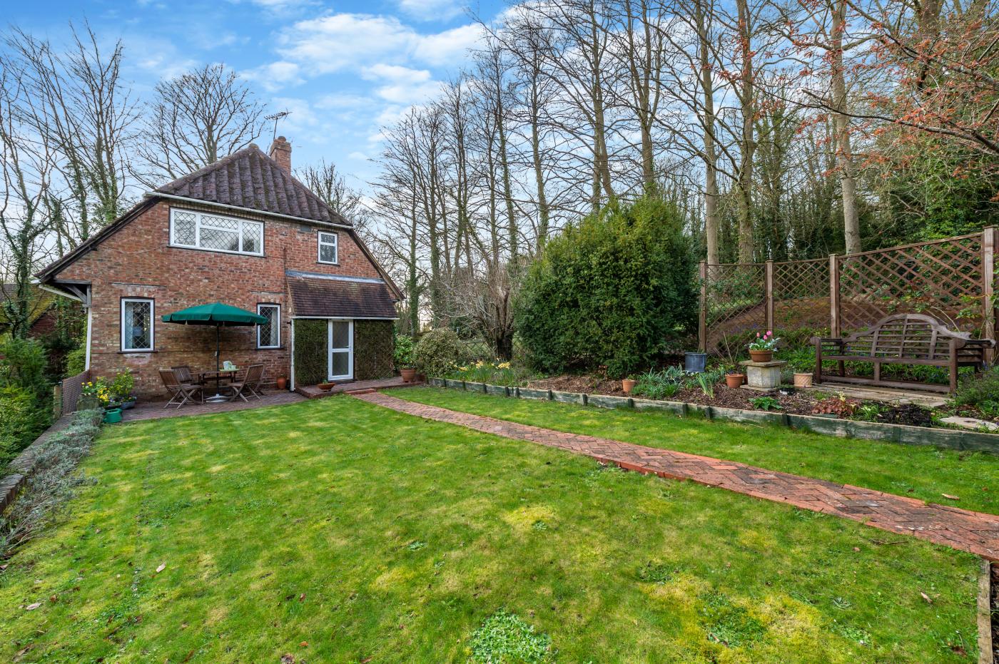 2 Bedroom Cottage in Charing
