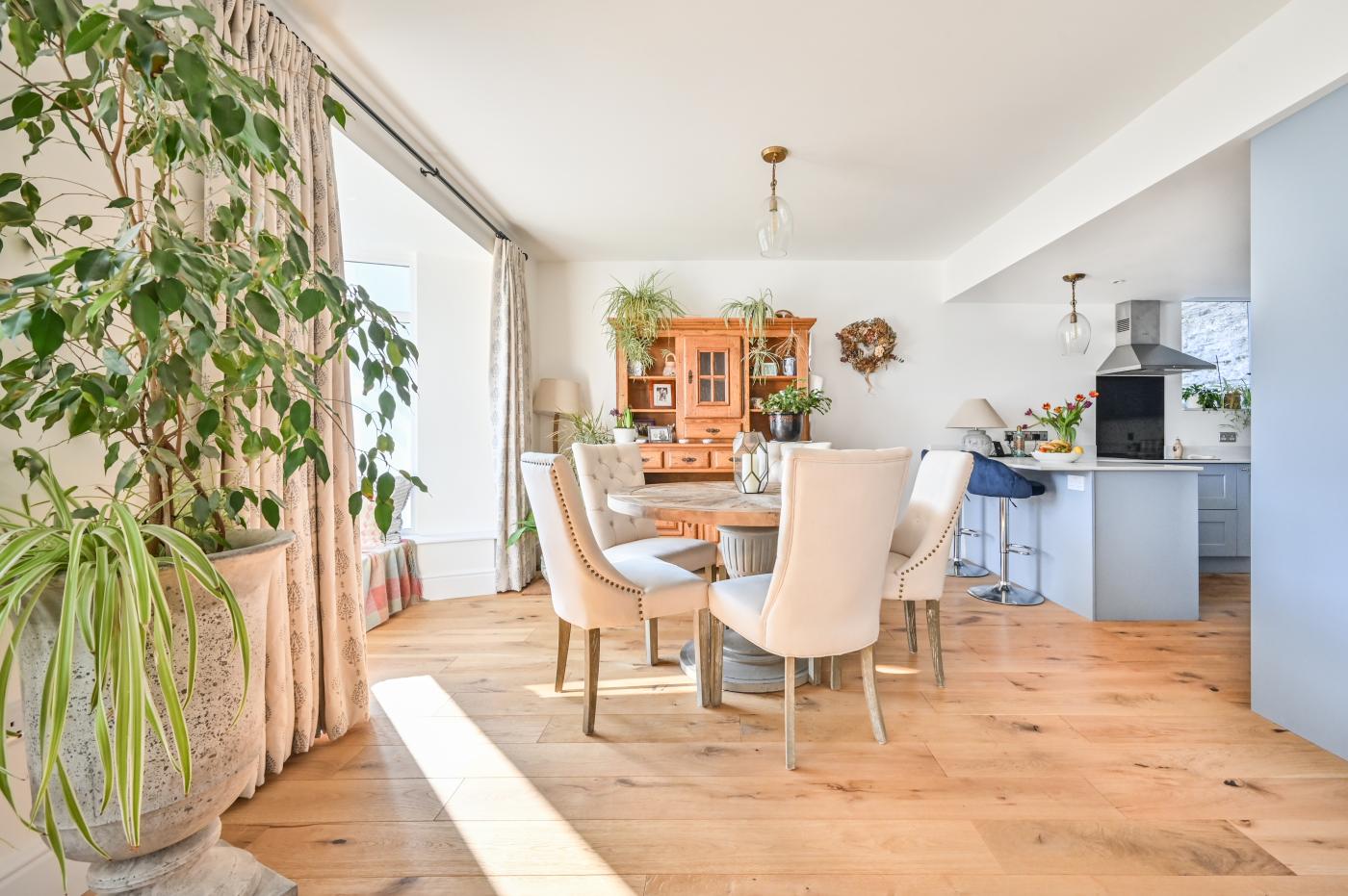 5 Bedroom Cottage in Looe