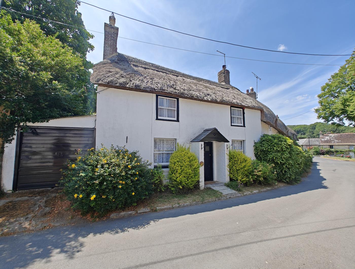 3 Bedroom Cottage in Owermoigne