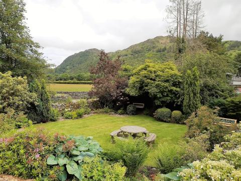 Holiday cottage, Rosthwaite (FCH86393)
