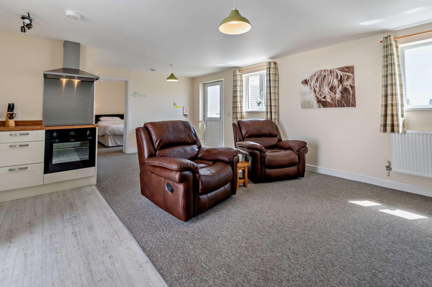 1 Bedroom Cottage in Red Roses, Red Roses