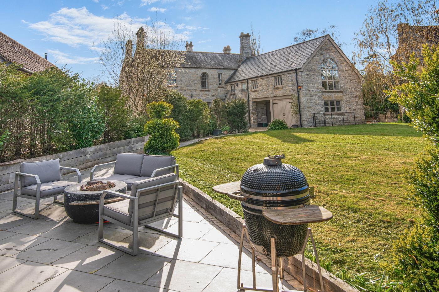 6 Bedroom Cottage in Kingsdon