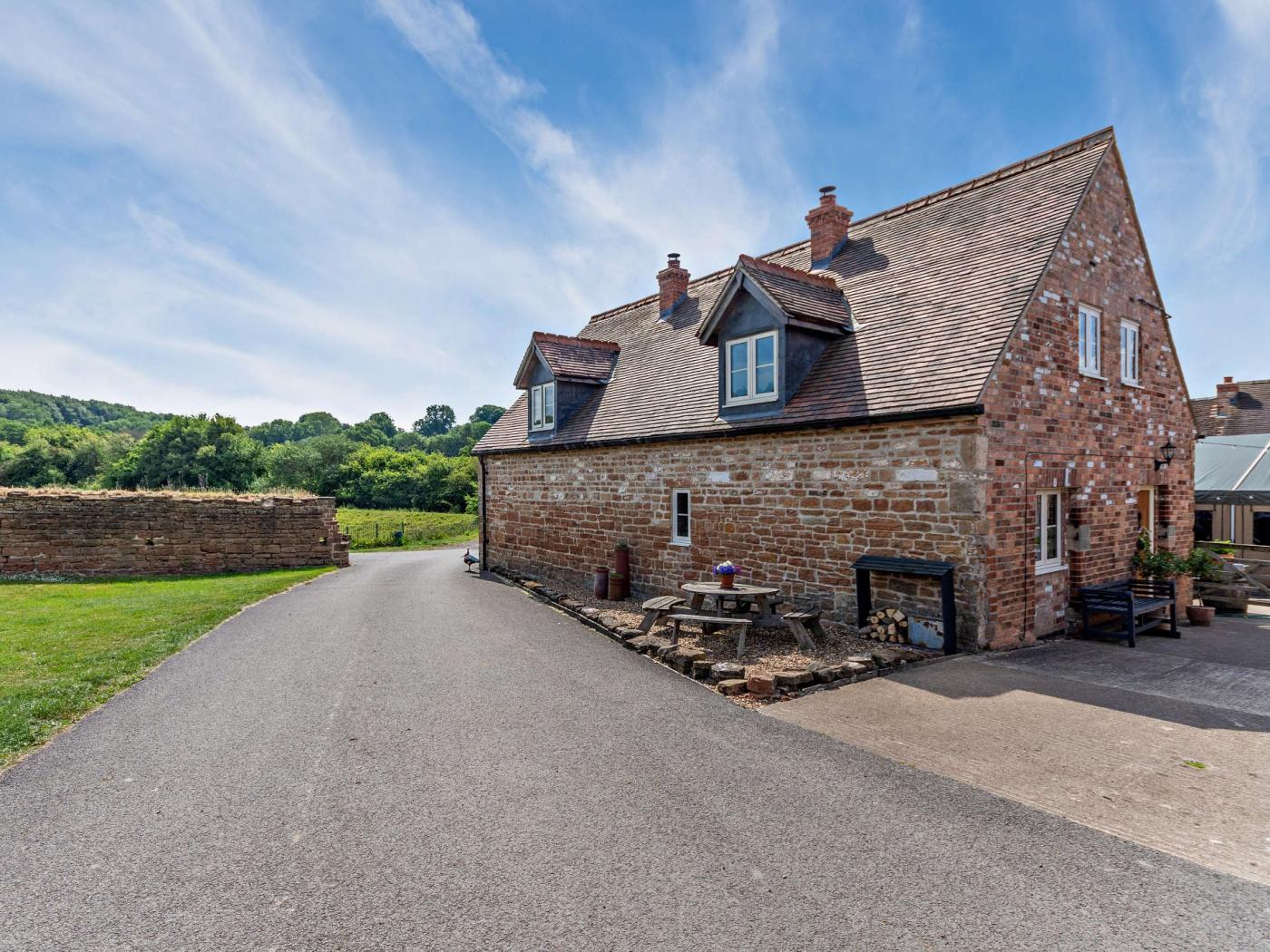 2 Bedroom Cottage in Nottingham