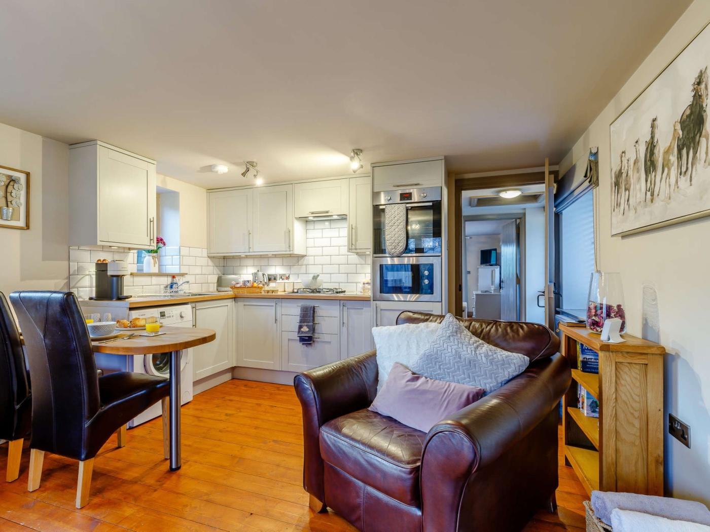 Property image 6 for HC86052