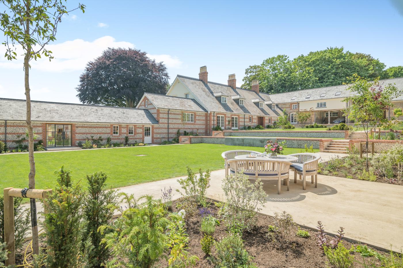 6 Bedroom Cottage in Chebbard