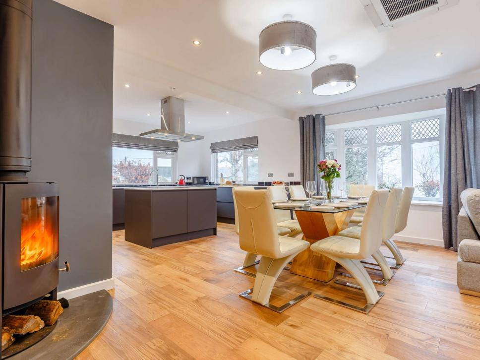 Holiday cottage, Cornwall - sleeps 8