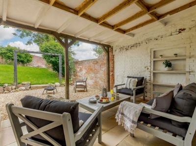 Newport, Isle of Wight - Sleeps 7 guests