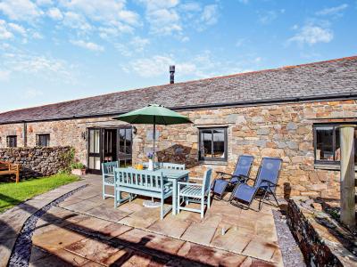 Widemouth Bay (1.5mls E), Cornwall holiday cottage