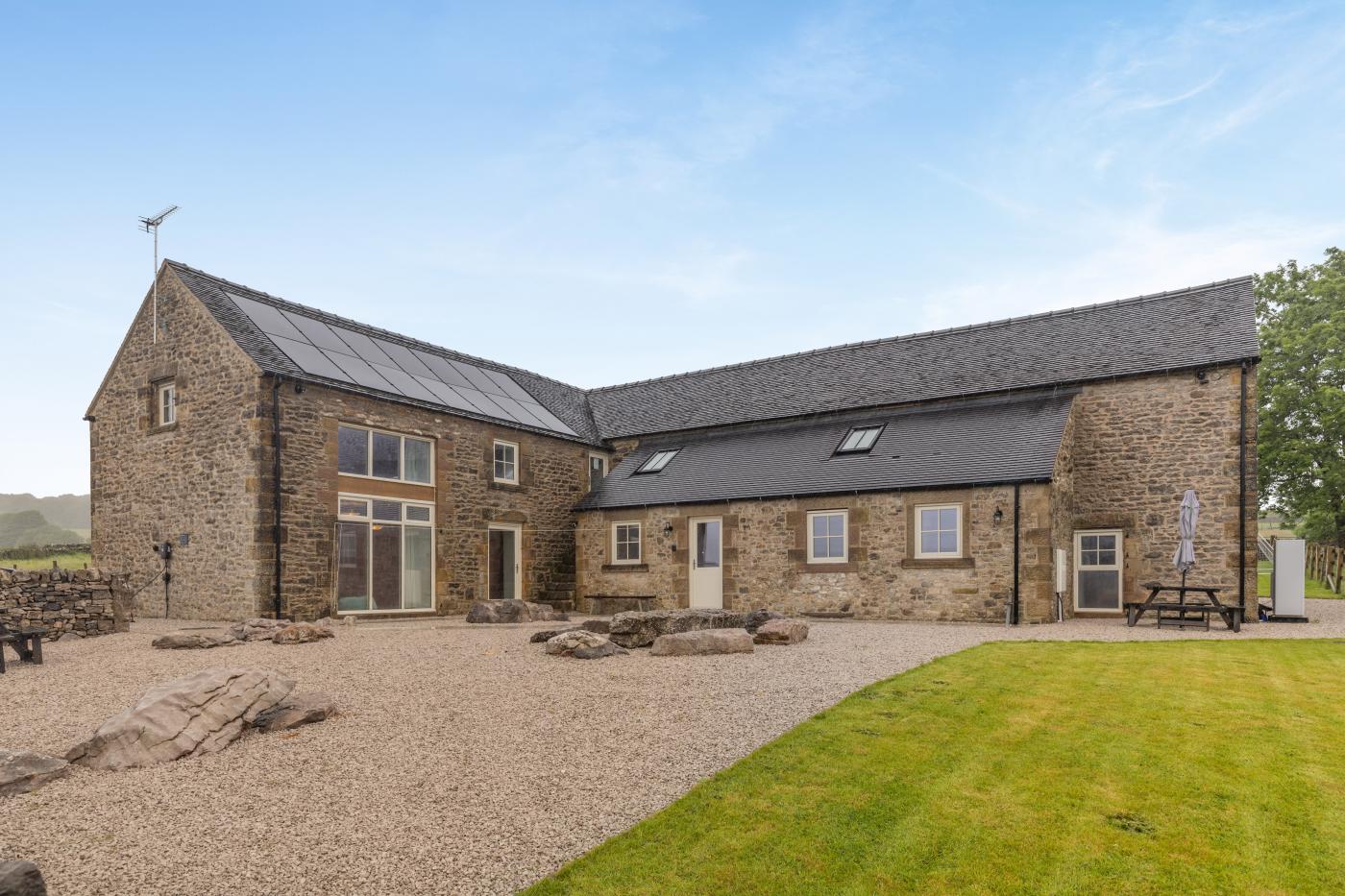 8 Bedroom Cottage in Buxton