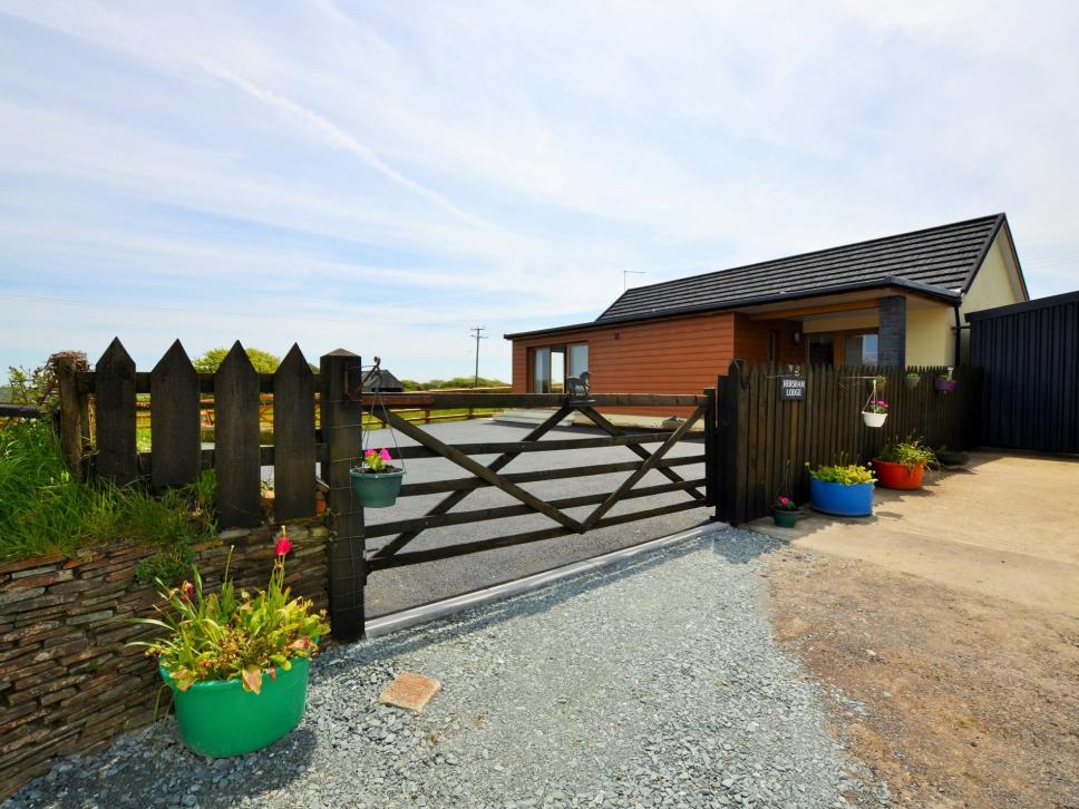Bude (3.5mls NE)