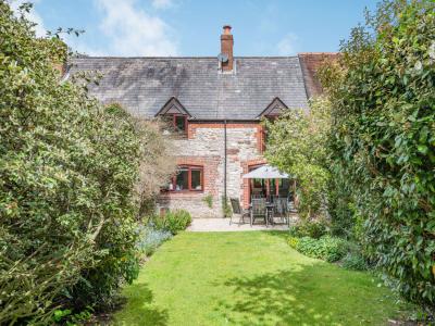 Winfrith Newburgh, Dorset - Sleeps 6 guests