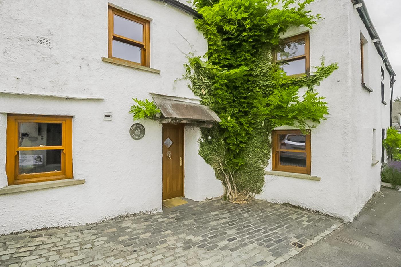 2 Bedroom Cottage in Staveley