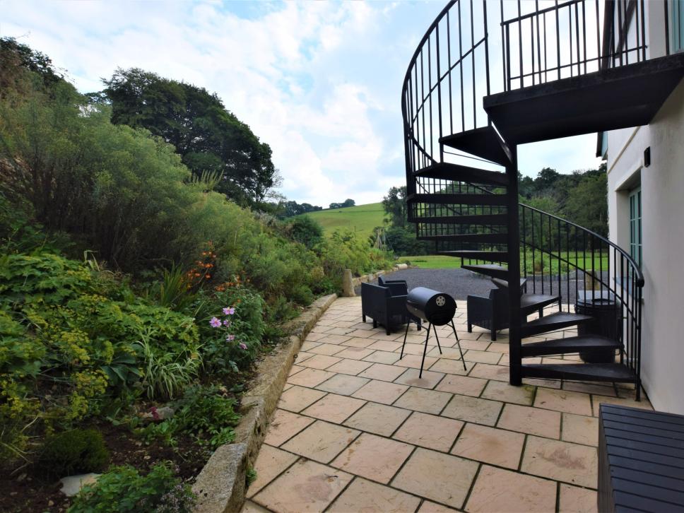 Stylish studeo in countryside setting, close to Cornish hotspots