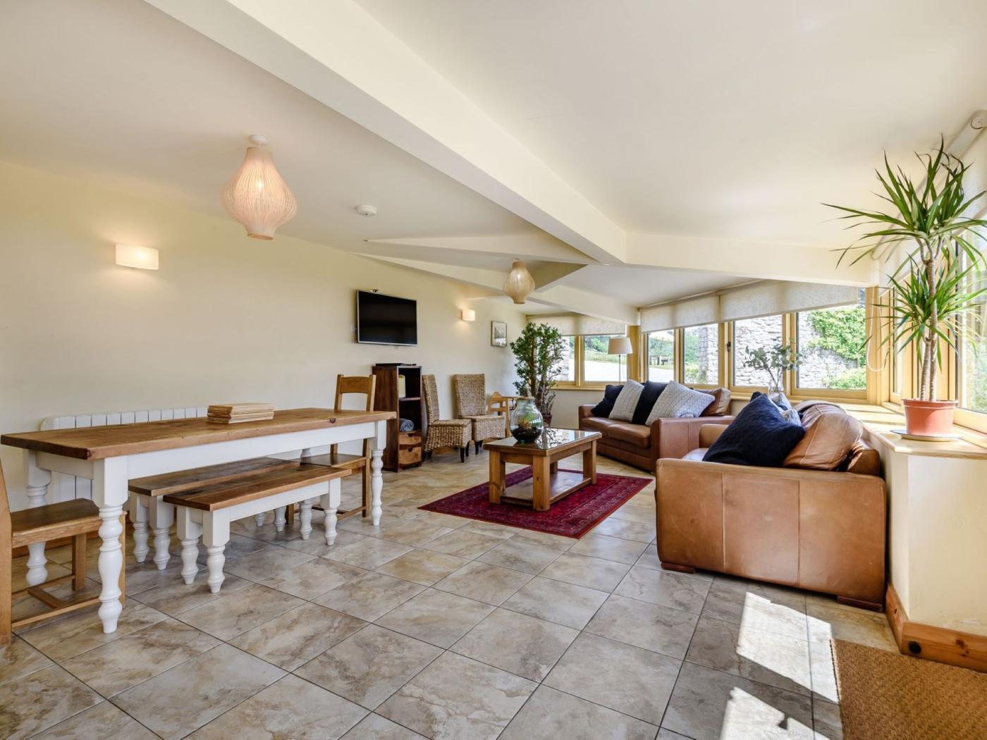 Property image 2 for HC96212