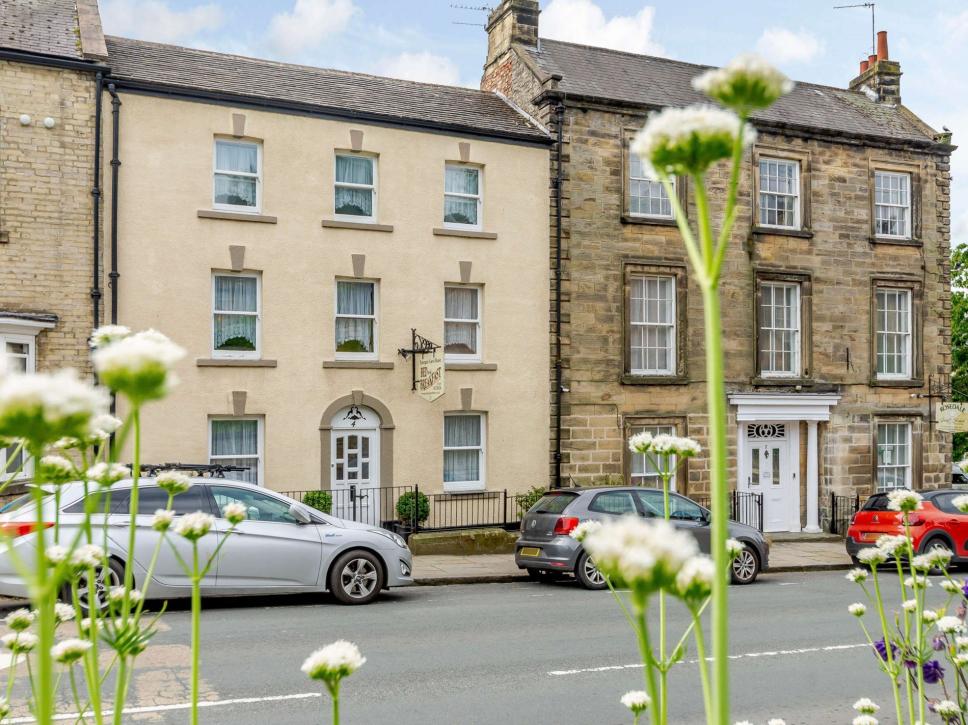 Holiday cottage, North Yorkshire - sleeps 10
