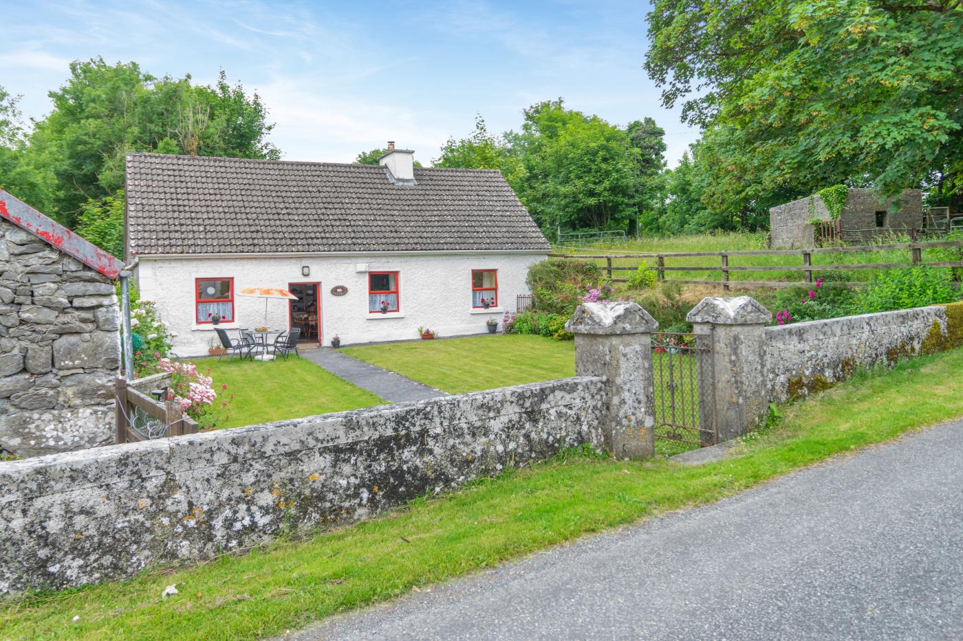 2 Bedroom Cottage in Kinvara