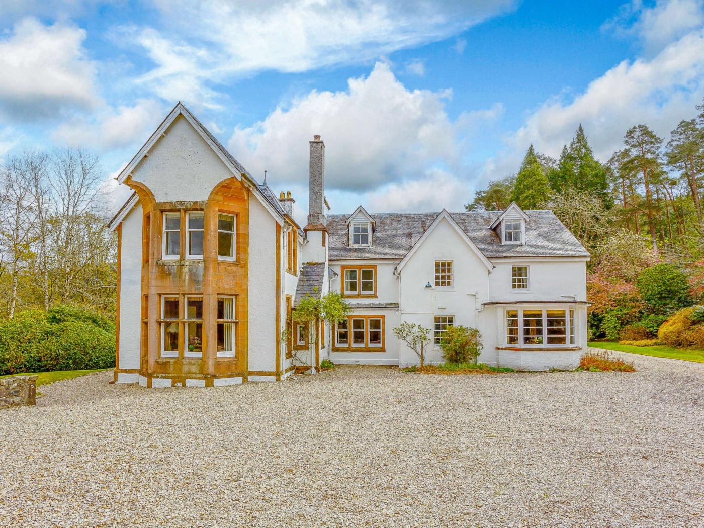 15 Bedroom Cottage in Achnasheen