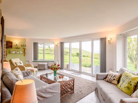 Holiday cottage, Worth Matravers (FCH74507)