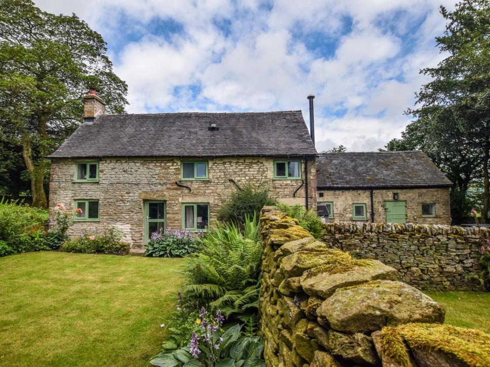 Holiday cottage, Staffordshire - sleeps 6