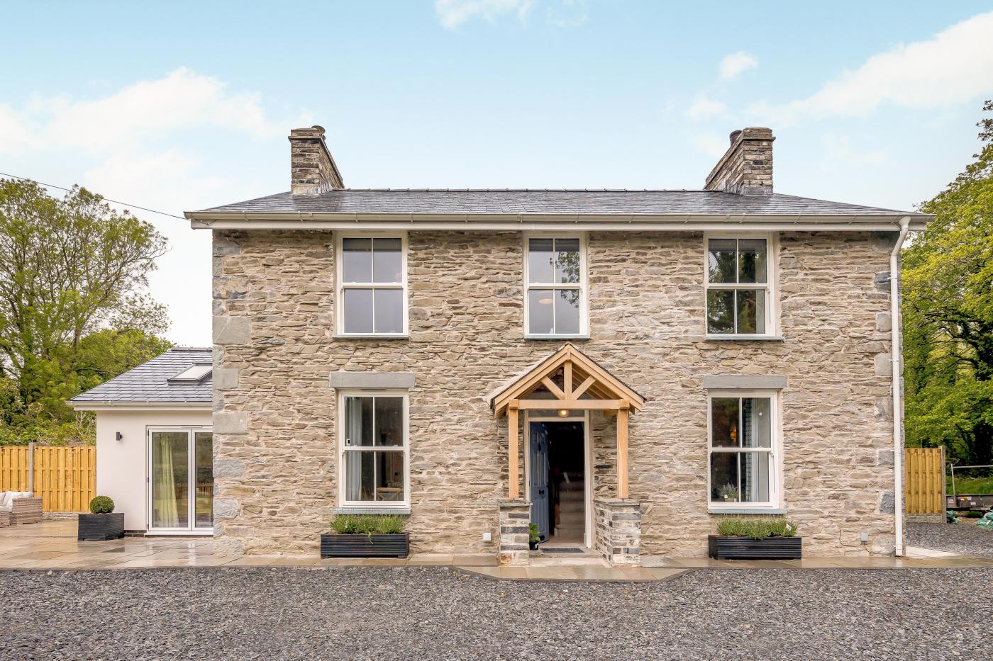 4 Bedroom Cottage in Bryncrug