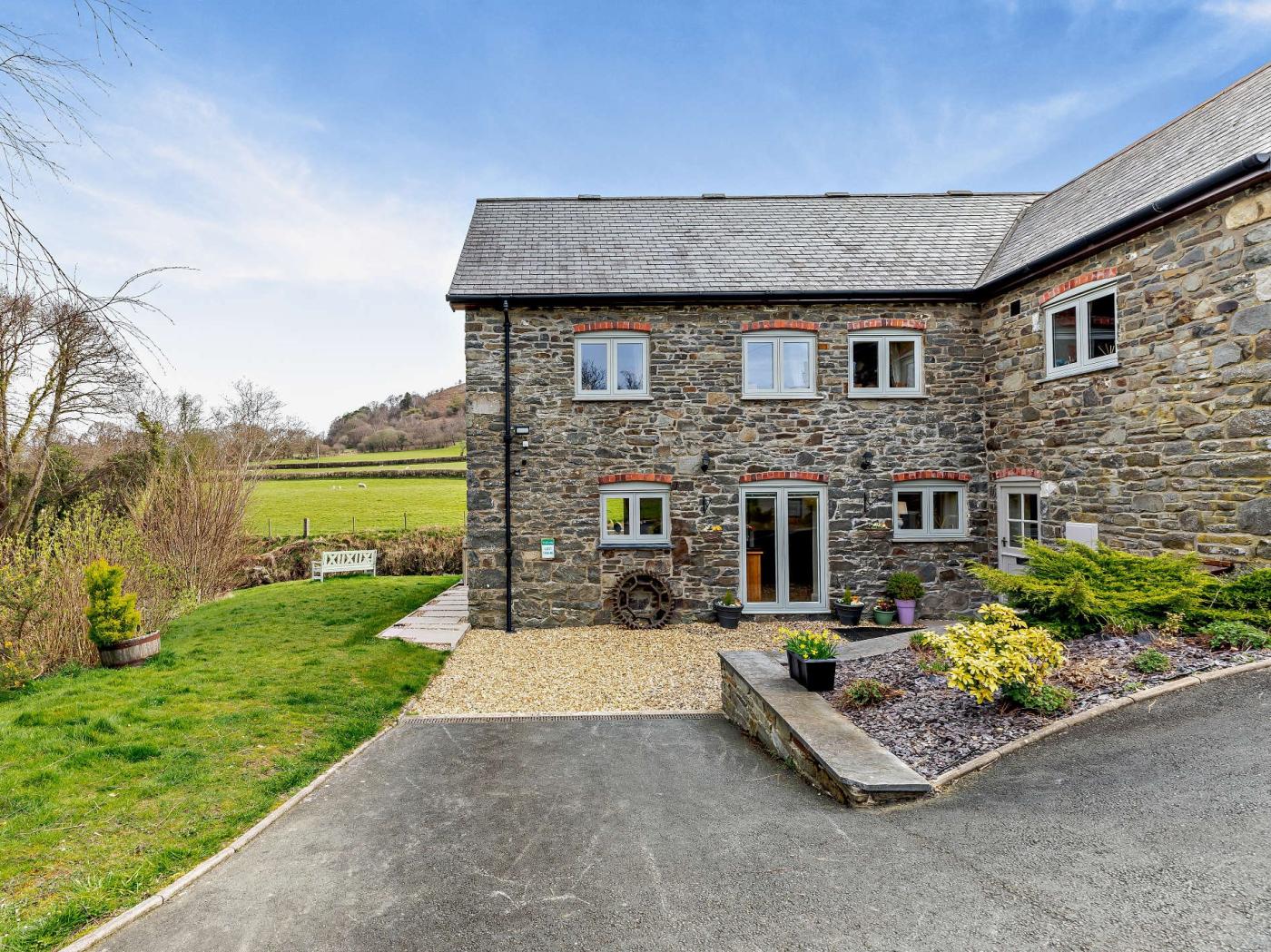 Property image 2 for HC95815
