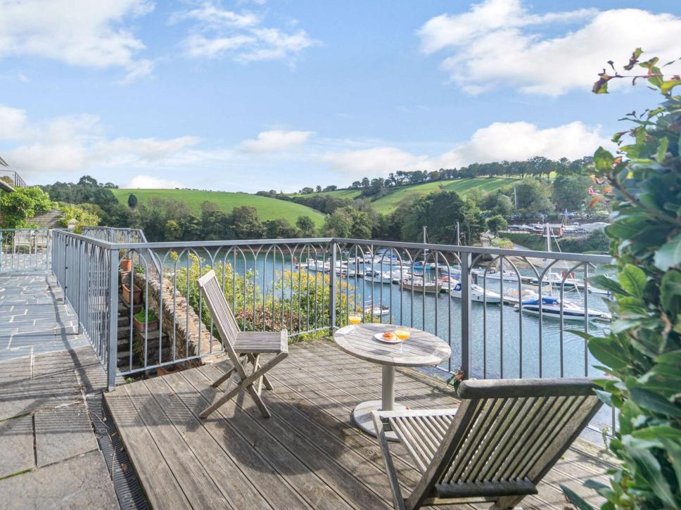 Fowey (1.5mls NE)