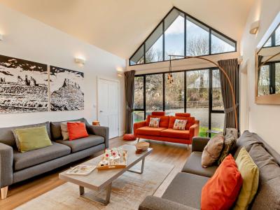 Bamburgh, Northumberland - Sleeps 6 guests