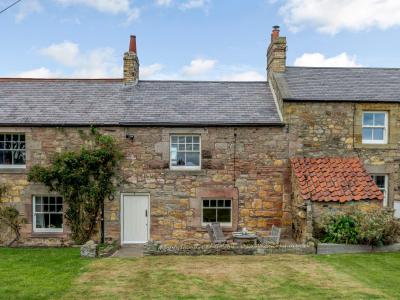 Beadnell, Northumberland - Sleeps 4 guests