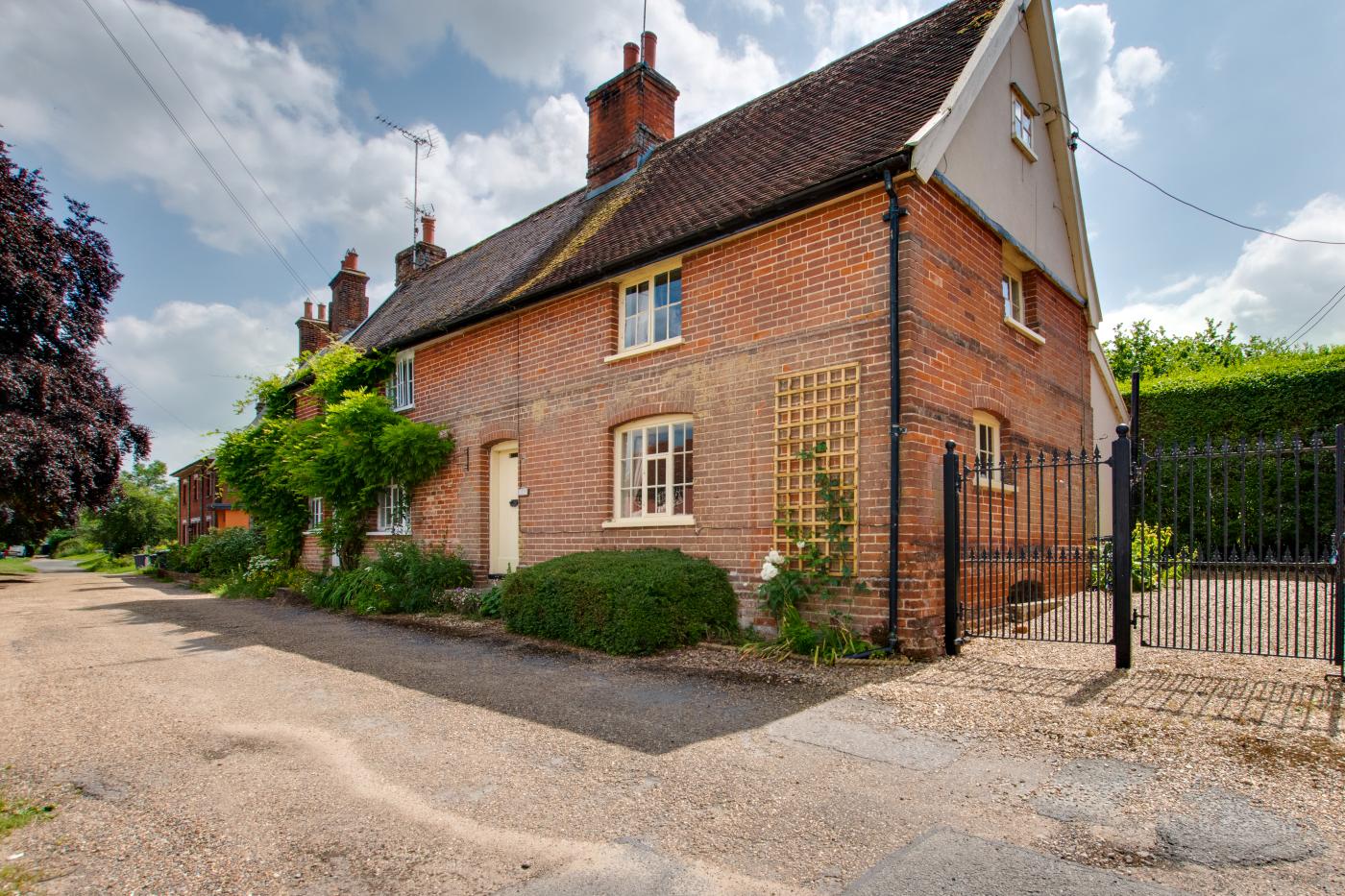 Holiday cottage in Peasenhall, Suffolk - Photo 2