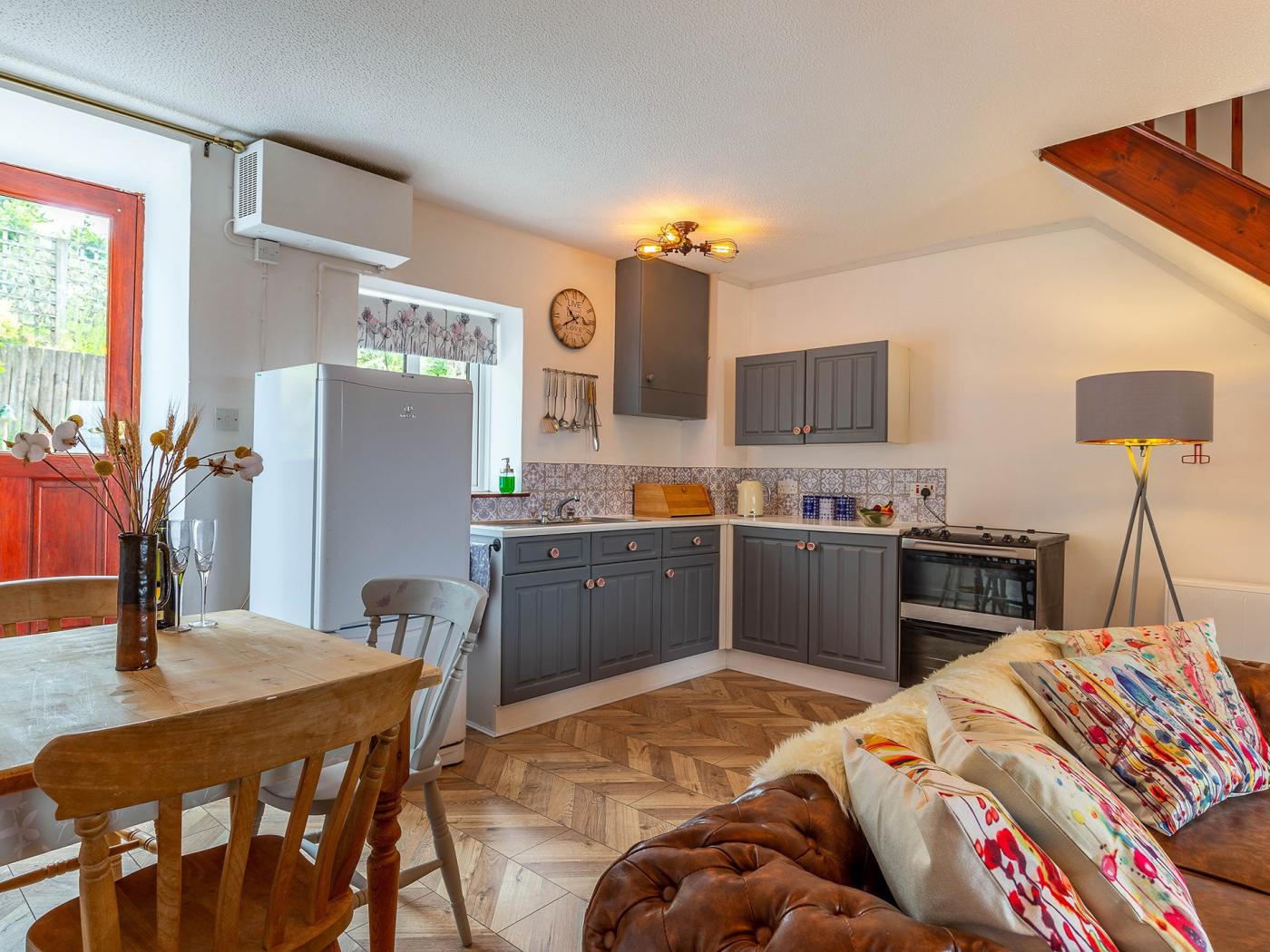 Property image 6 for HC78303