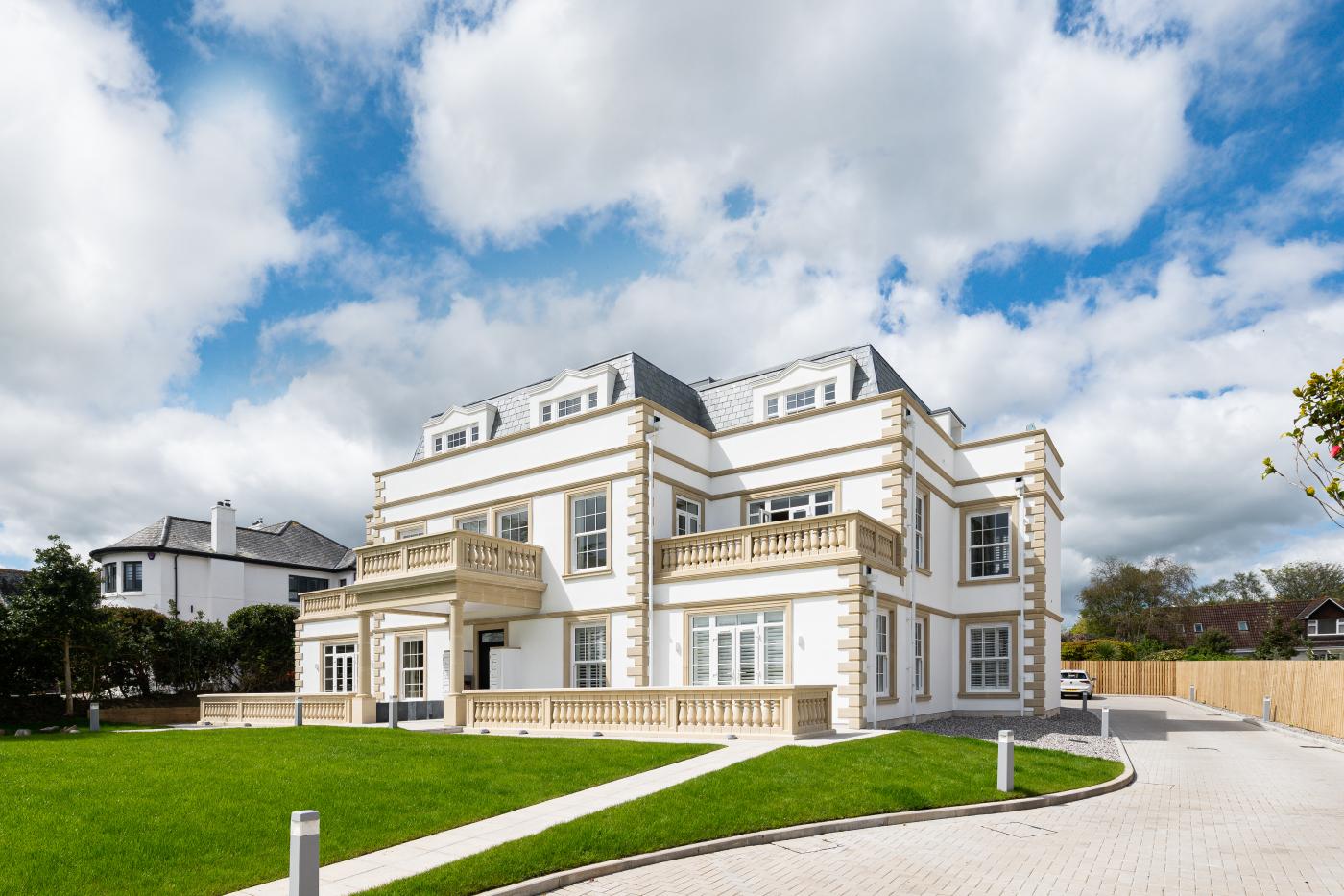 3 Bedroom Apartment in Carlyon Bay