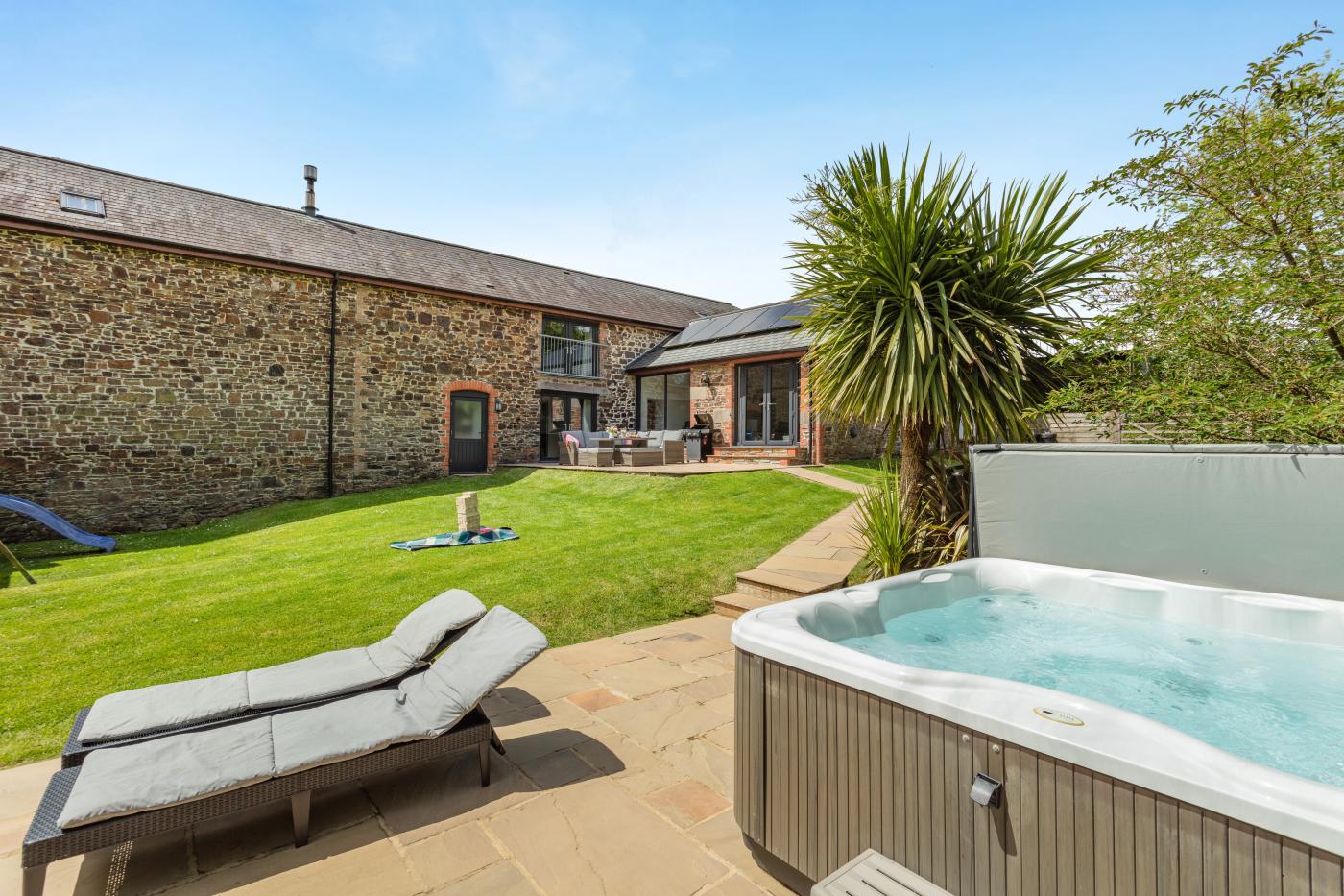 5 Bedroom Cottage in Holsworthy