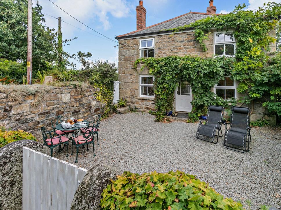 The pretty exteriorof this rural cottage - close to nature and not far from the coast