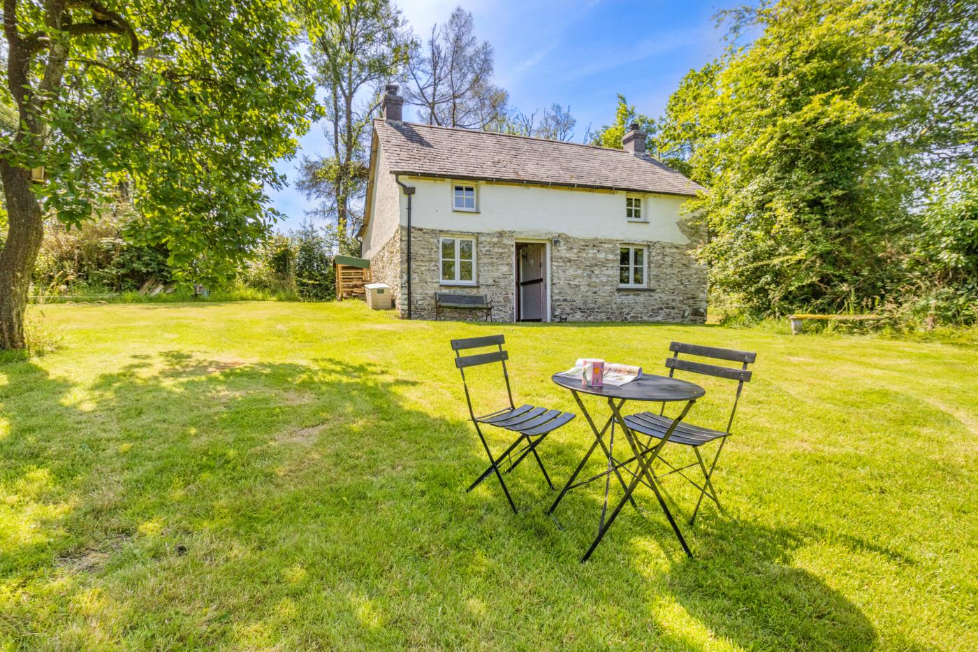 4 Bedroom Cottage in Llwynygroes