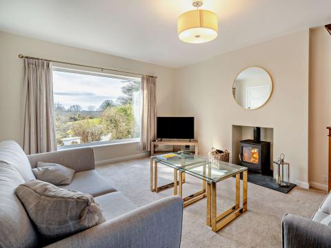 Holiday cottage, Grange-over-Sands (FCH95811)