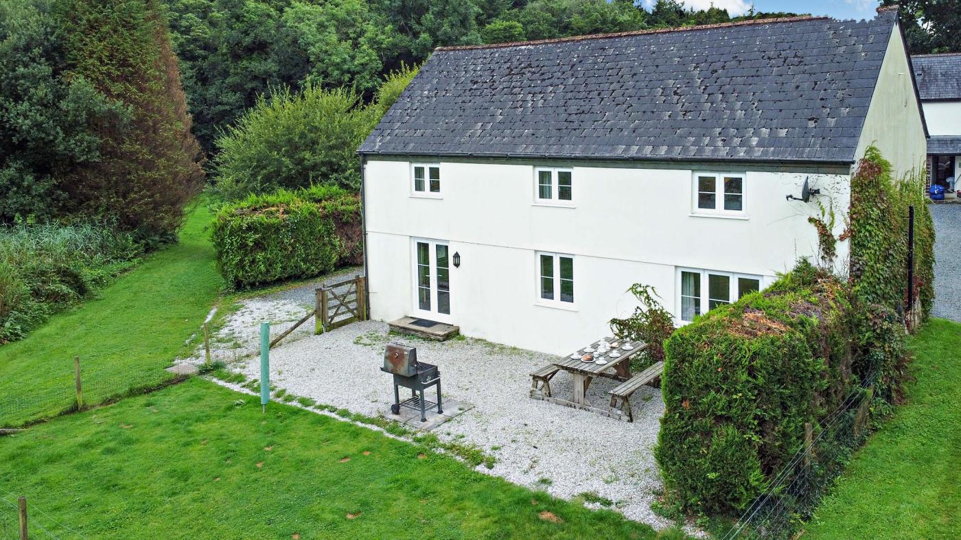 3 Bedroom Cottage in Two Waters Foot