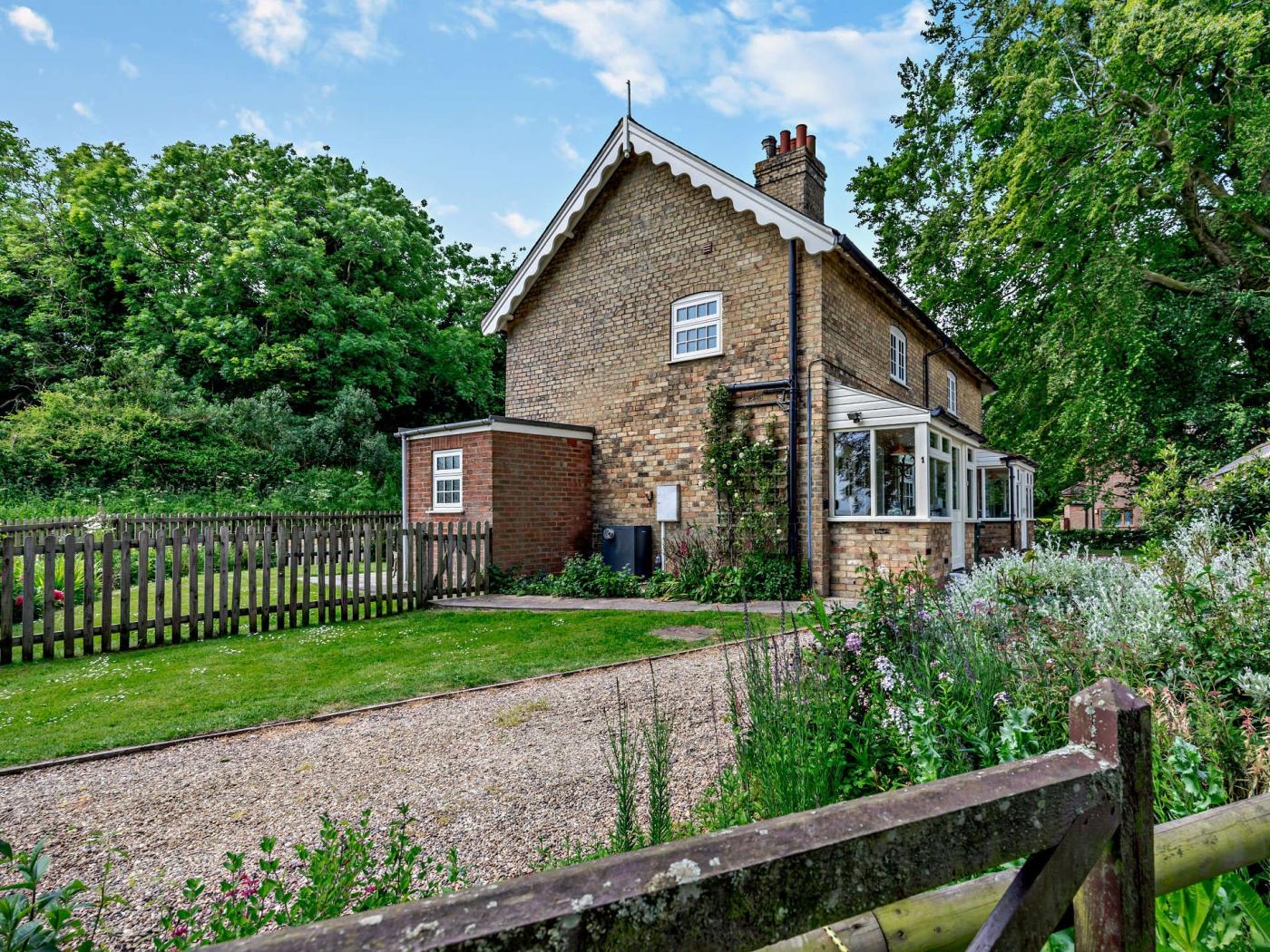 2 Bedroom Cottage in Alford