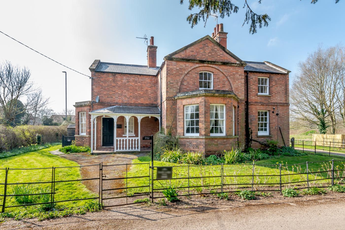 2 Bedroom Cottage in Southwell