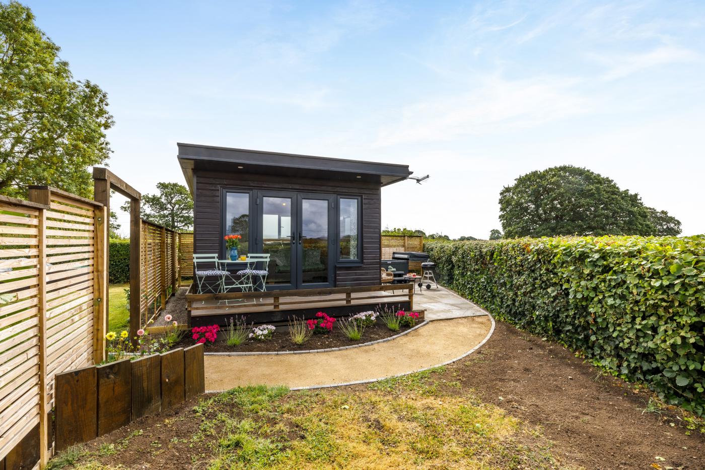 1 Bedroom Lodge in Pentrecoed