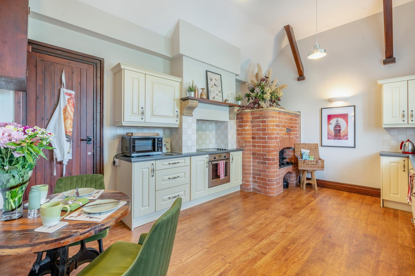 Property image 2 for HC282015