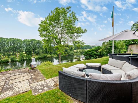 Holiday cottage, Marlow (FCH92655)