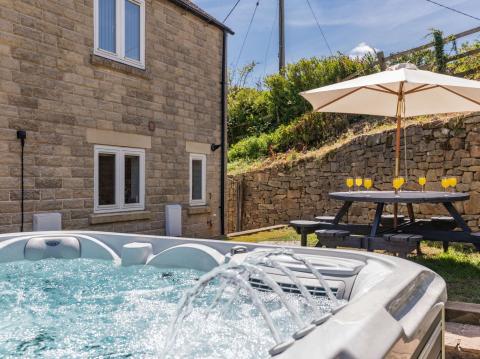 Holiday cottage, Crich ()